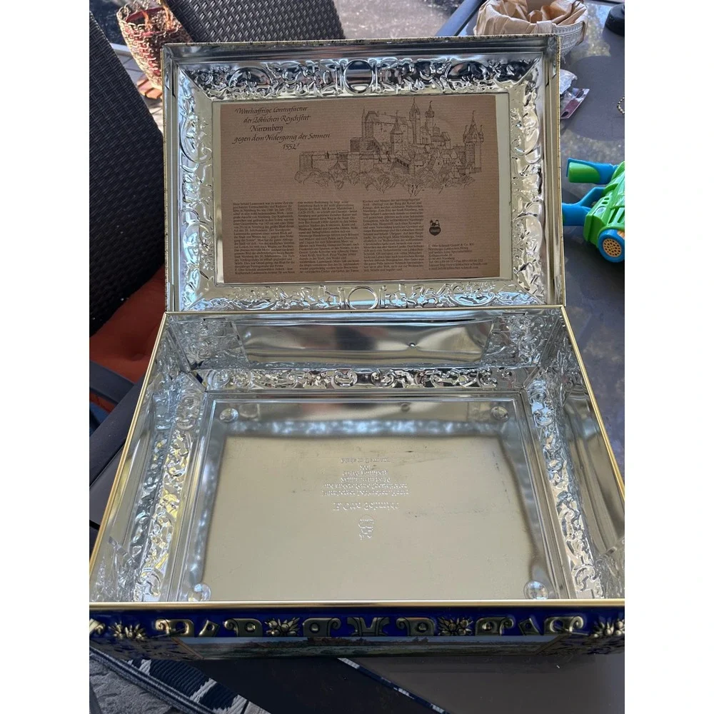 Vintage 2001 E‎ Otto Schmidt Nuremberg Germany Large Lebkuchen Biscuit Tin Chest